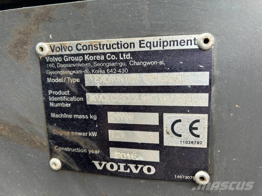 Volvo ECR 235 E L حفارات زحافة