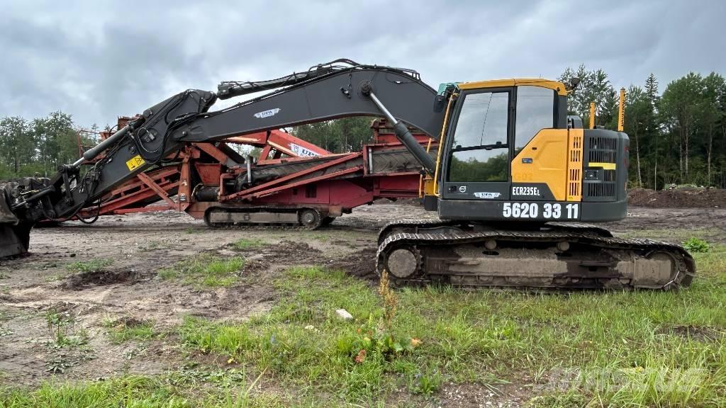 Volvo ECR 235 E L حفارات زحافة