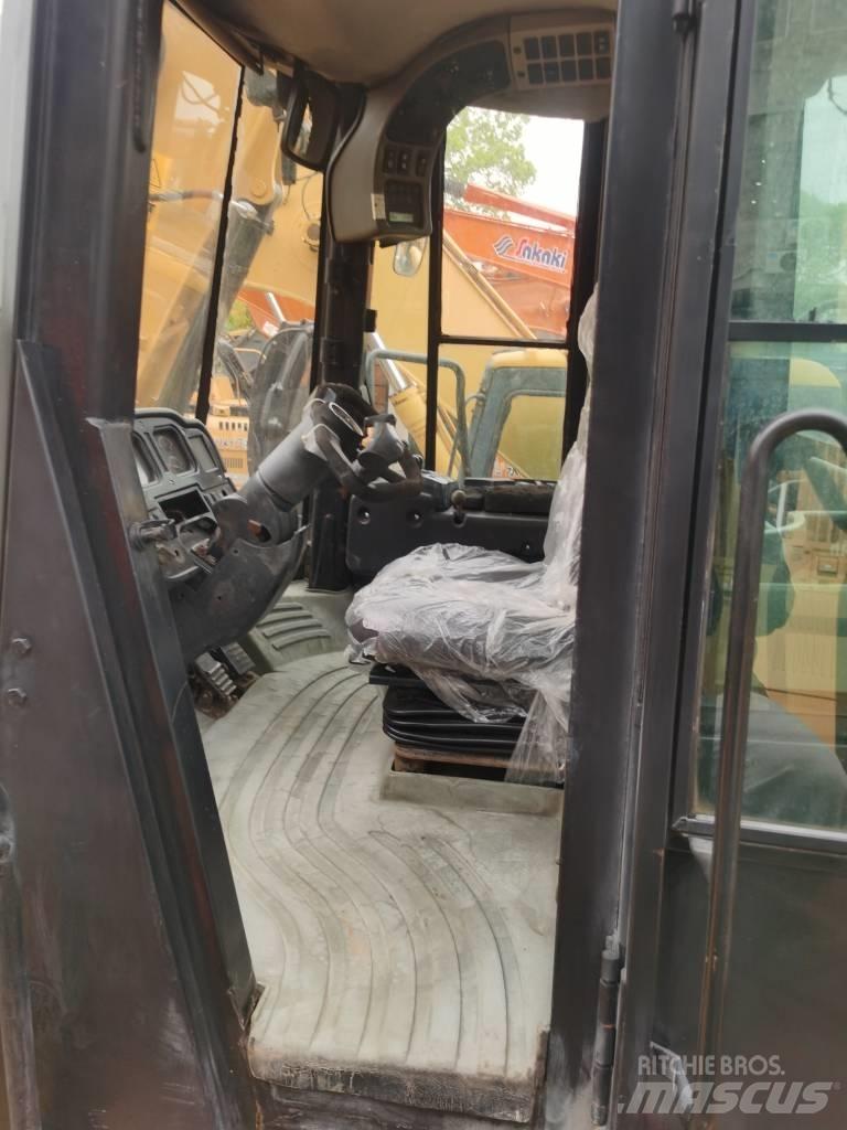 CAT 980 G لوادر بعجل