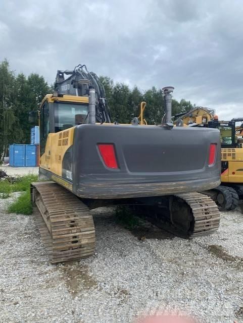 Volvo EC 210 C L حفارات زحافة