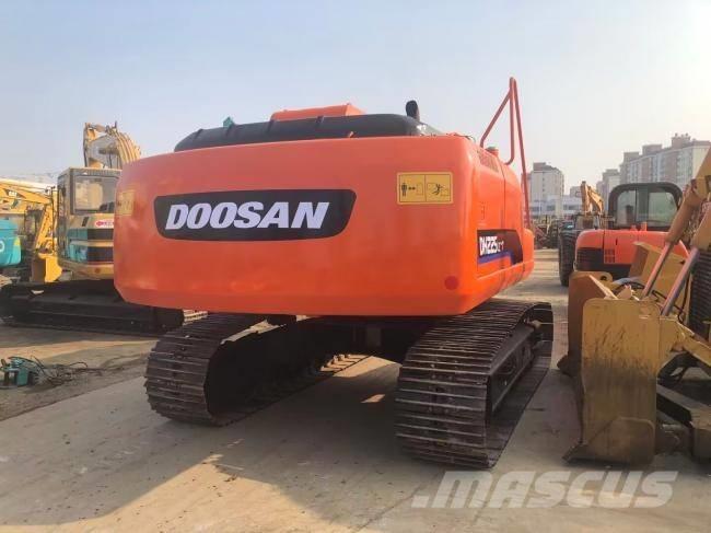 Doosan DH 225 LC-9 حفارات زحافة