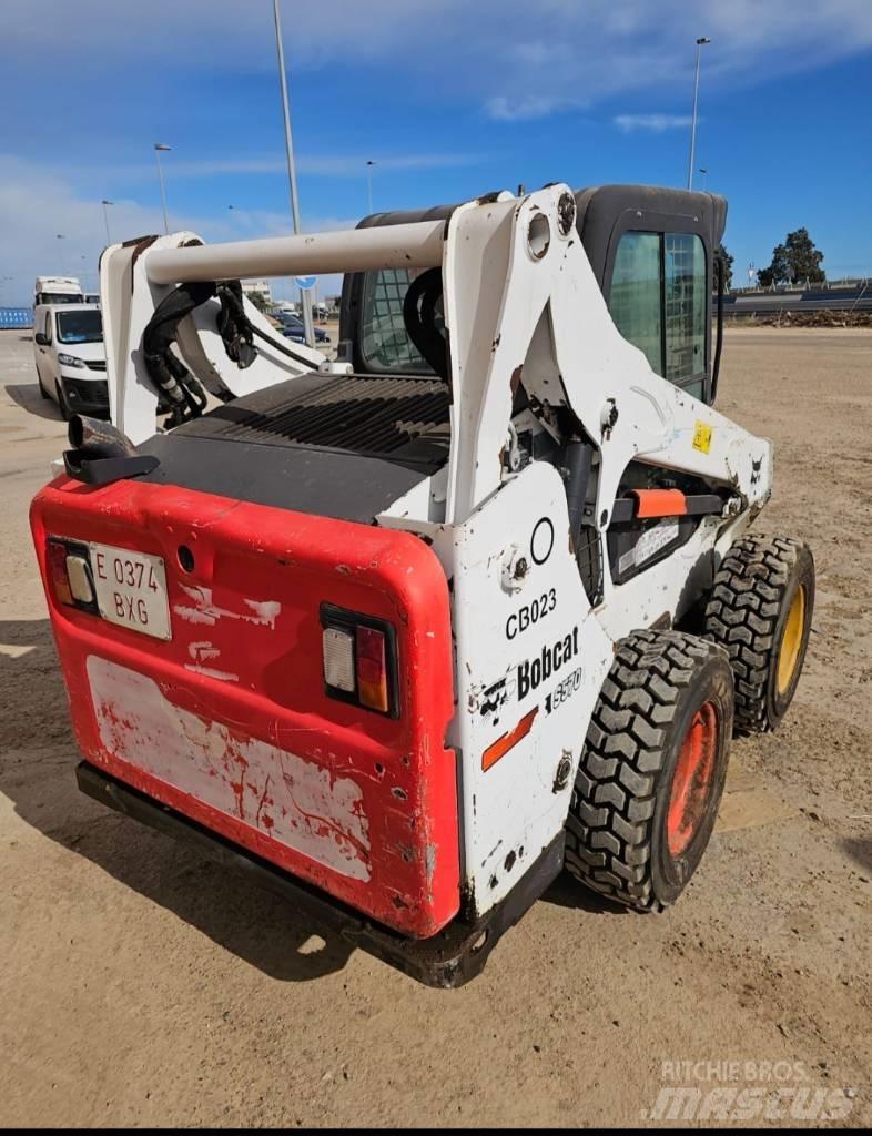 Bobcat S 570 لوادر انزلاقية التوجيه