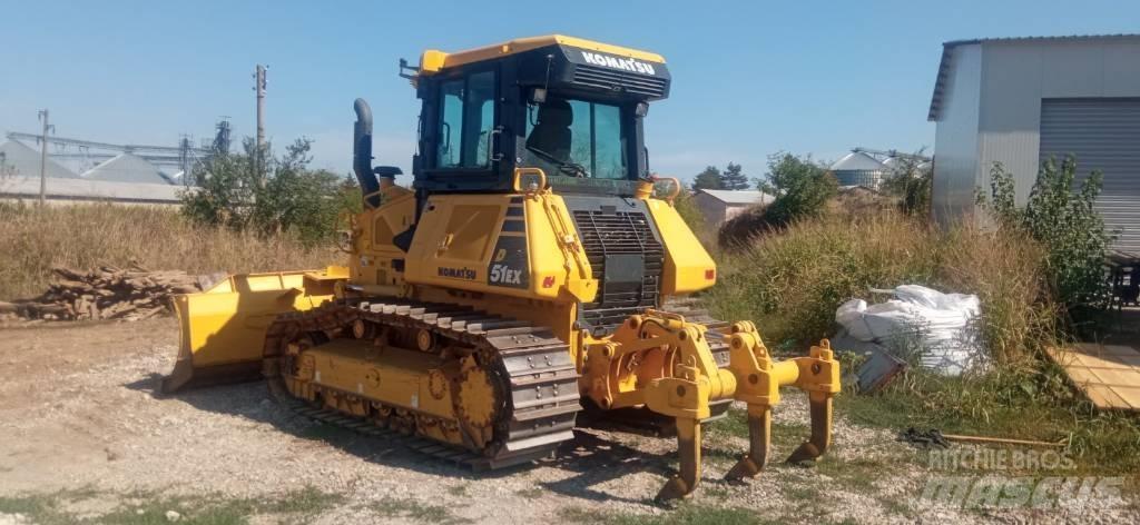 Komatsu D51EX-24 بلدوزرات مجنزرة