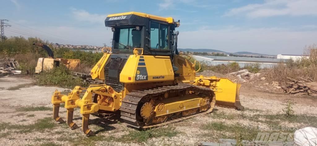 Komatsu D51EX-24 بلدوزرات مجنزرة