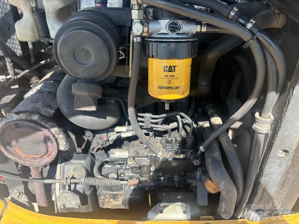 CAT 302.7 D حفارات صغيرة أقل من 7 طن (حفارات صغيرة)