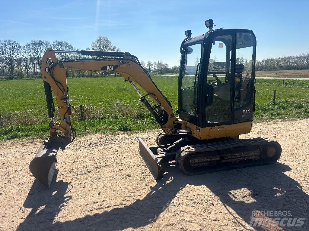 CAT 302.7 D حفارات صغيرة أقل من 7 طن (حفارات صغيرة)