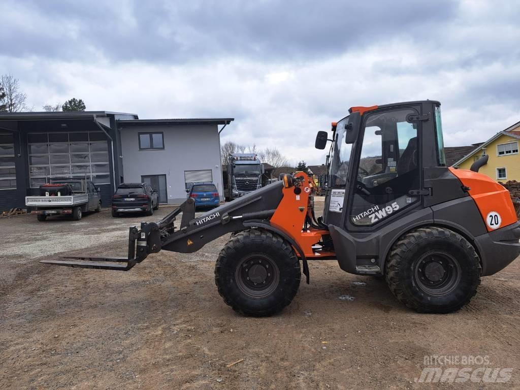 Hitachi ZW 95-6 لوادر بعجل