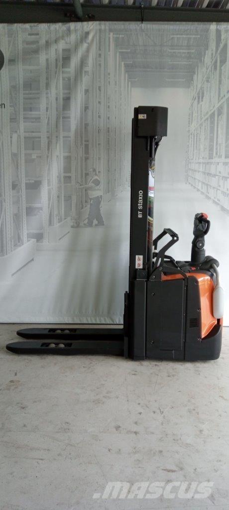 Toyota SPE160L شاحنات مناولة ذاتية الدفع