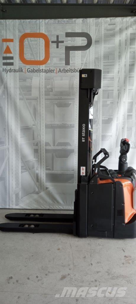 Toyota SPE160L شاحنات مناولة ذاتية الدفع