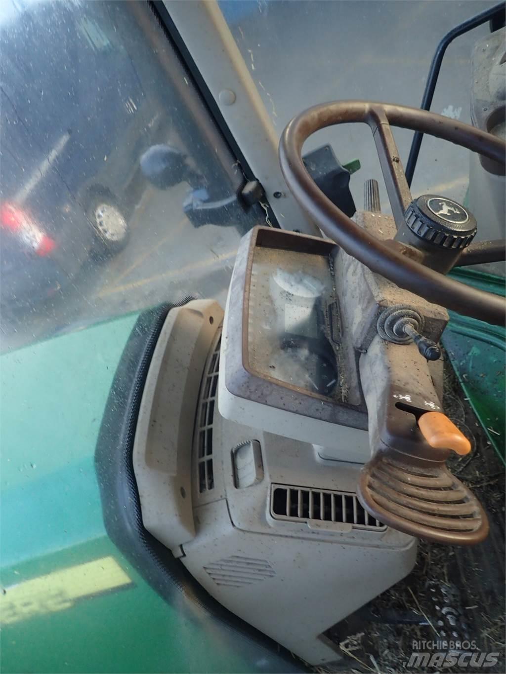 John Deere 6920 الجرارات