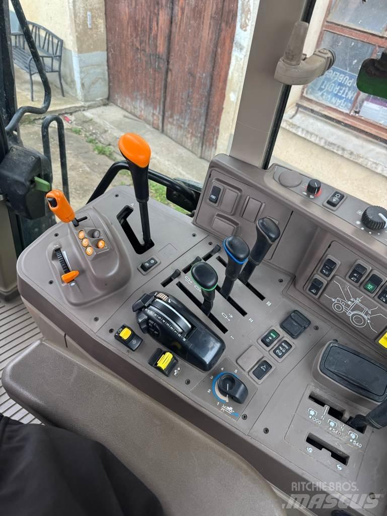John Deere 6155M الجرارات