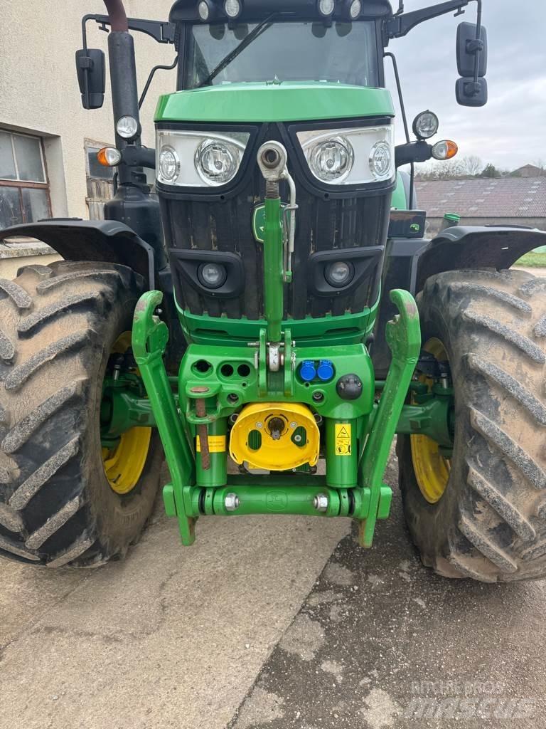 John Deere 6155M الجرارات