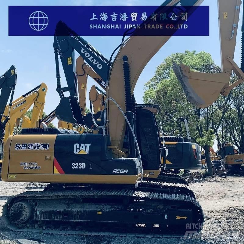 CAT 323 D حفارات زحافة