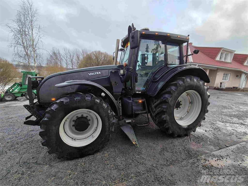 Valtra T191LS الجرارات