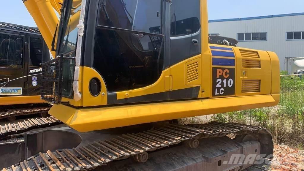 Komatsu PC 210 LC حفارات زحافة