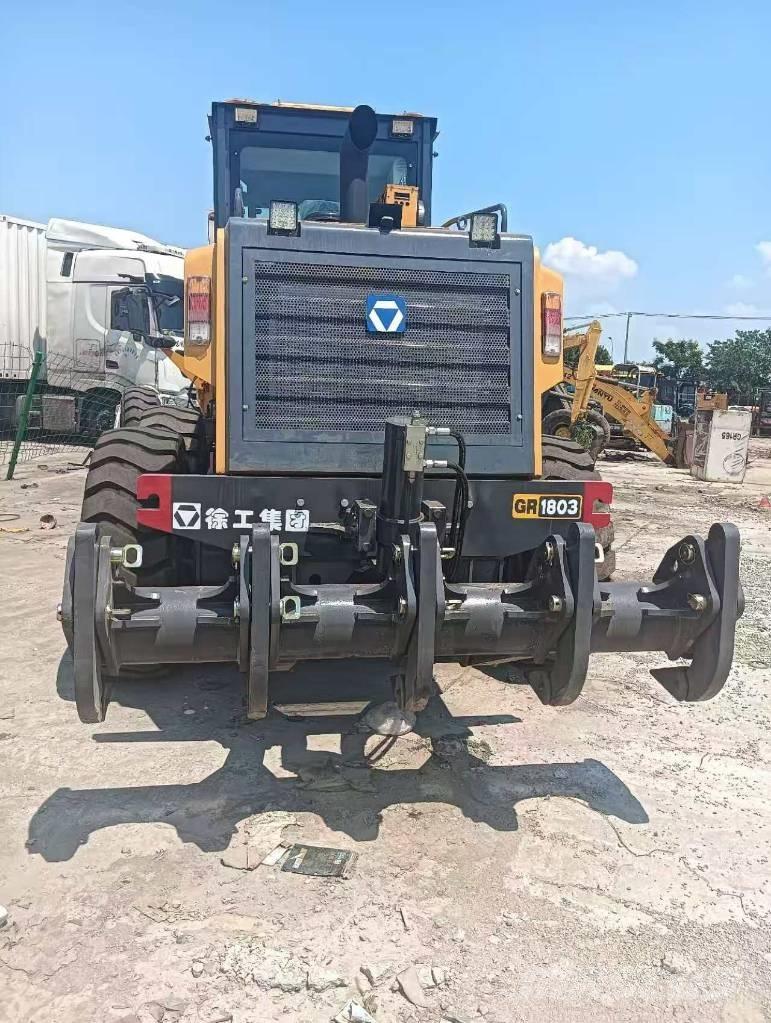 XCMG 1803 معدات تمهيد الطرق
