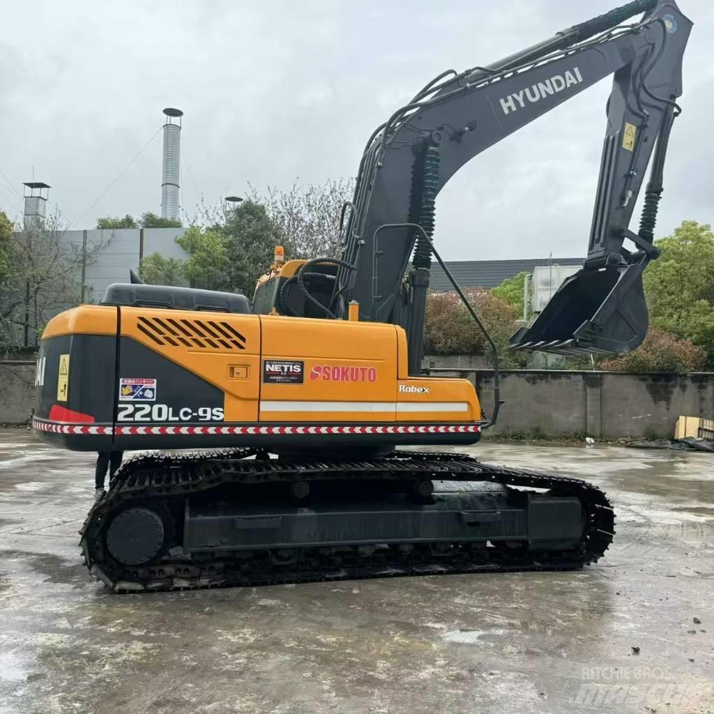 Hyundai R220LC-9S حفارات زحافة