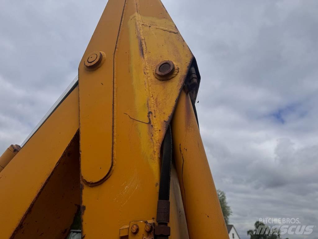 Komatsu WB 97 R-5EO لوادر ذات جرافات عكسية