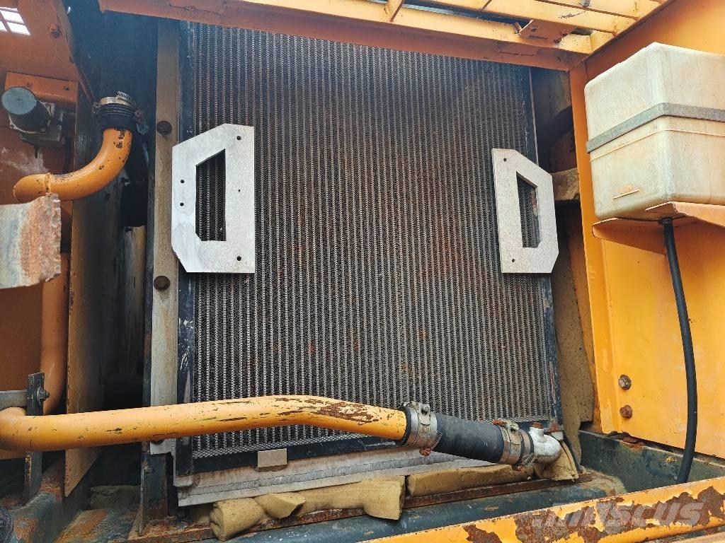 Hyundai R305LC-7 حفارات زحافة