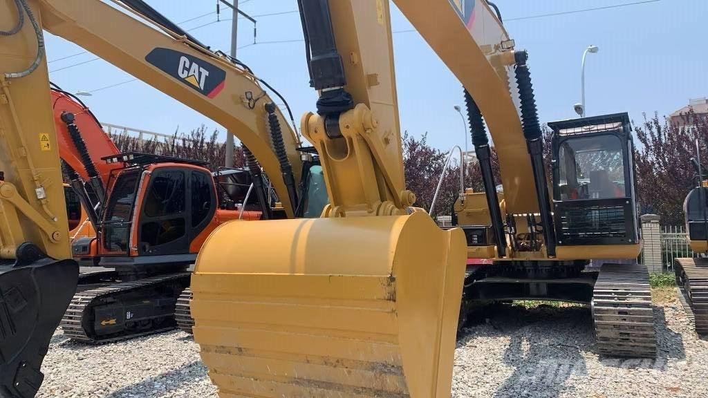 CAT 329 D L حفارات زحافة