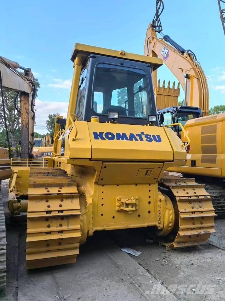 Komatsu D 65 PX-12 بلدوزرات مجنزرة