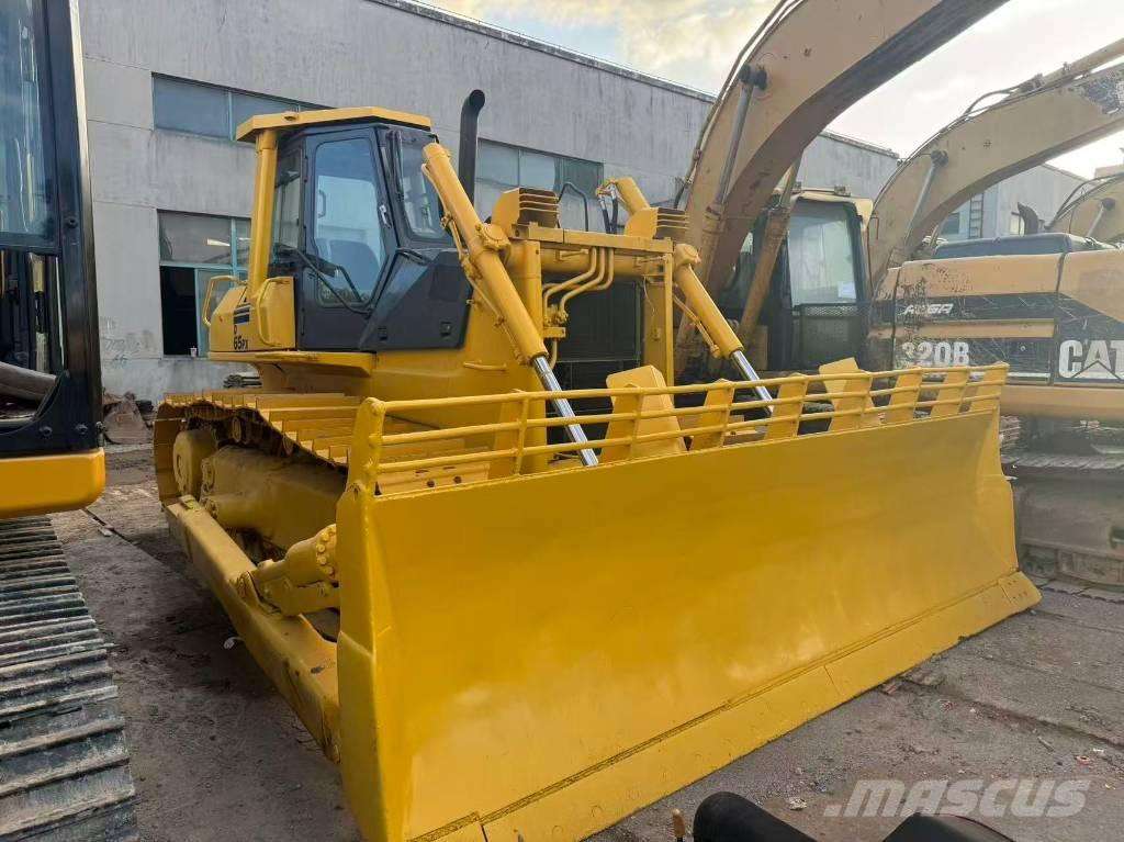Komatsu D 65 PX-12 بلدوزرات مجنزرة