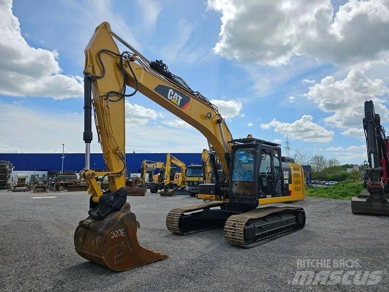 CAT 320 EL حفارات زحافة