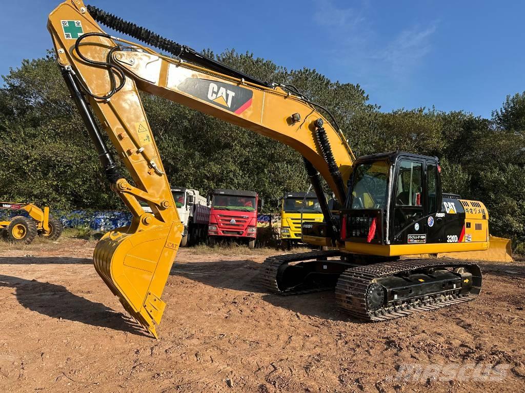CAT 320DL حفارات زحافة