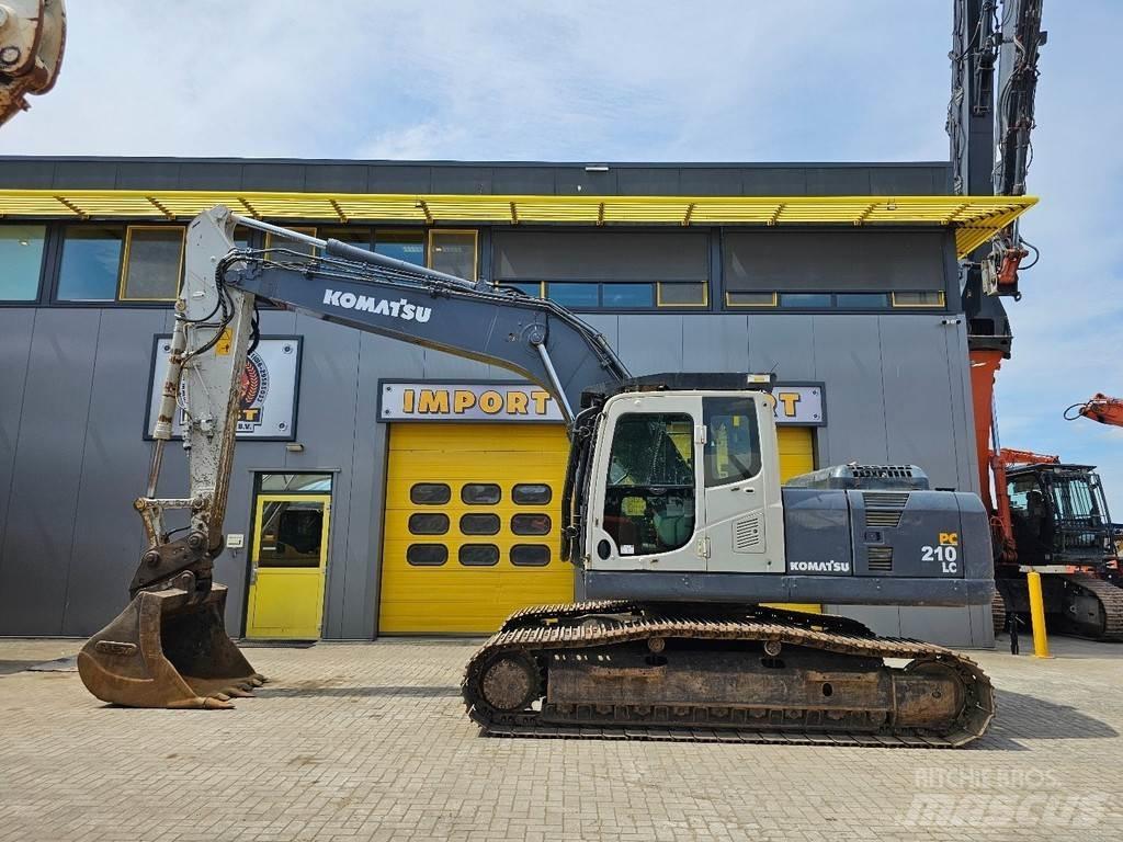 Komatsu PC210LC-8 حفارات زحافة
