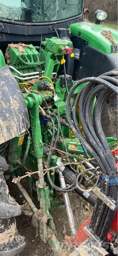 John Deere 6155R الجرارات