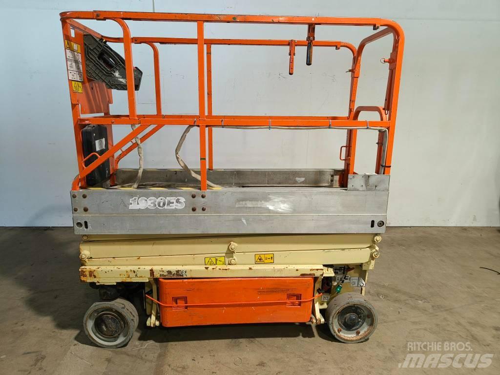JLG 1930 ES رافعات مقصية الشكل