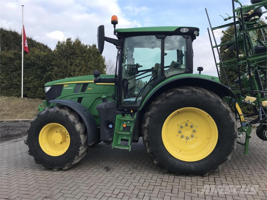 John Deere 6R 140 الجرارات