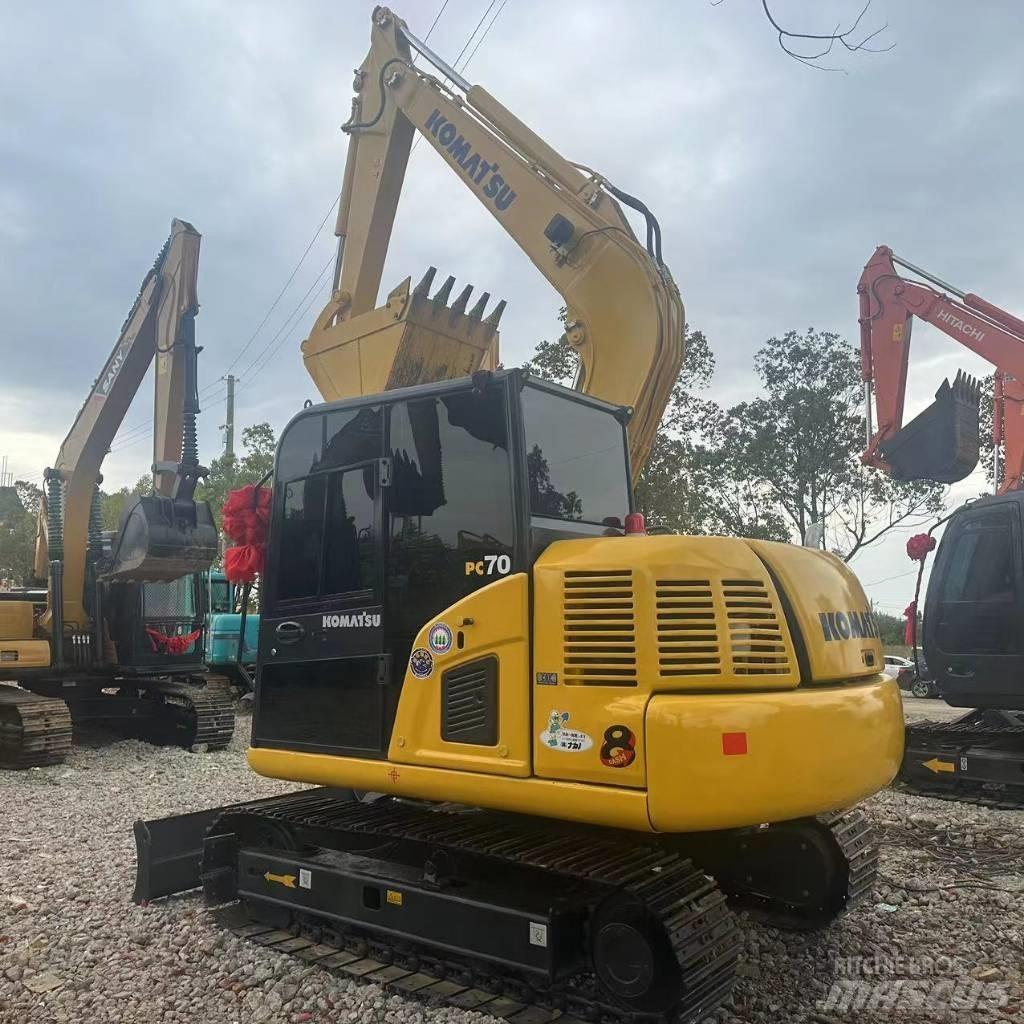 Komatsu PC 70-8 حفارات زحافة