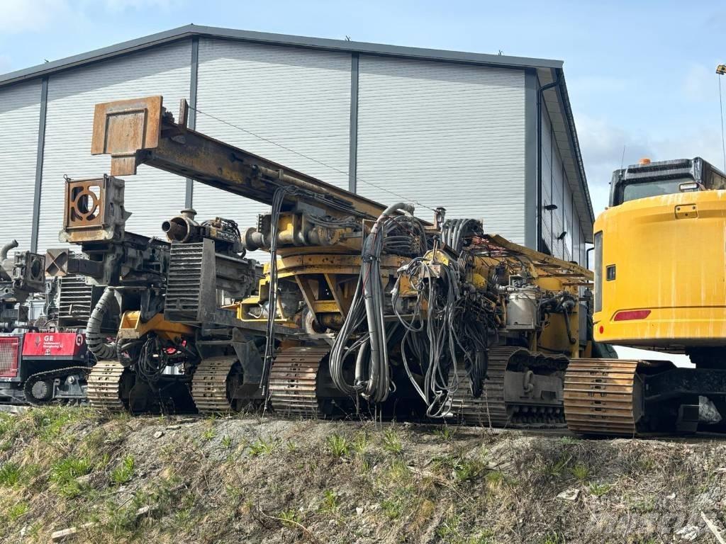 Klemm KR 807 - 5 منصات دق خوازيق