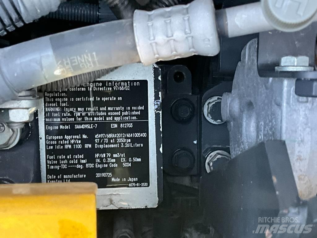 Komatsu PC 138 US-11 حفارات زحافة