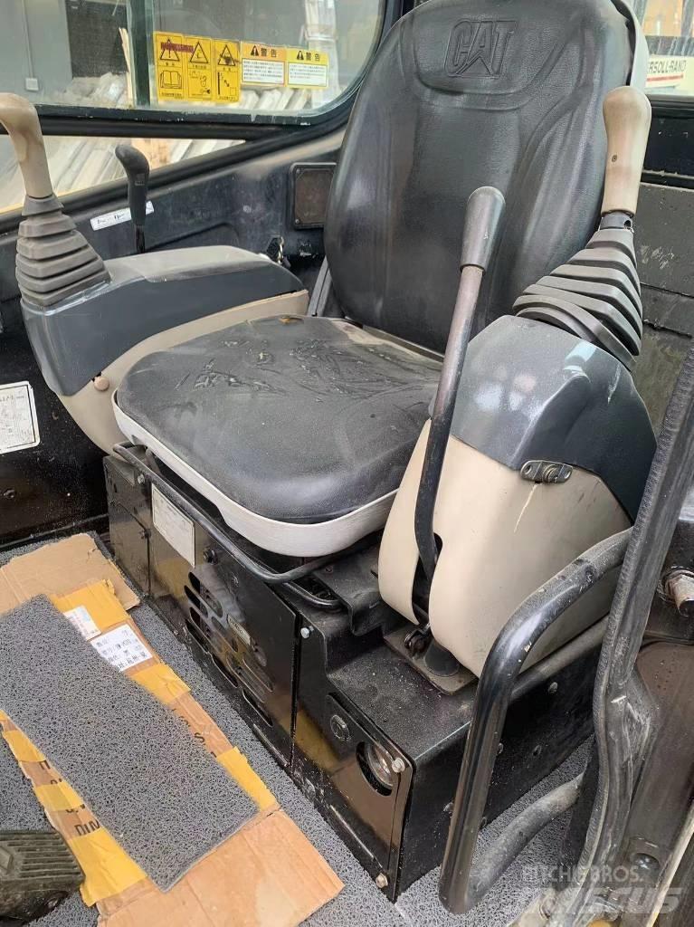 CAT 305 C حفارات زحافة