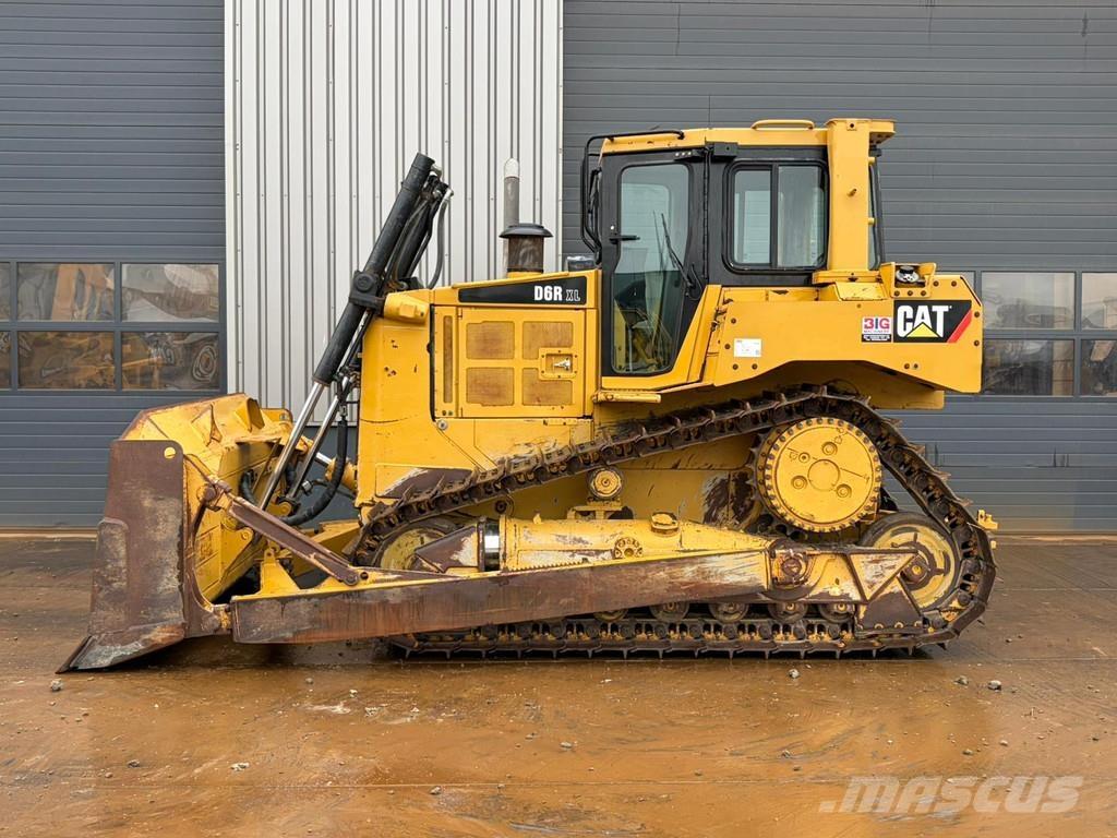 CAT D6R XL بلدوزرات مجنزرة