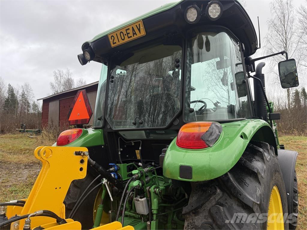 John Deere 5058E الجرارات