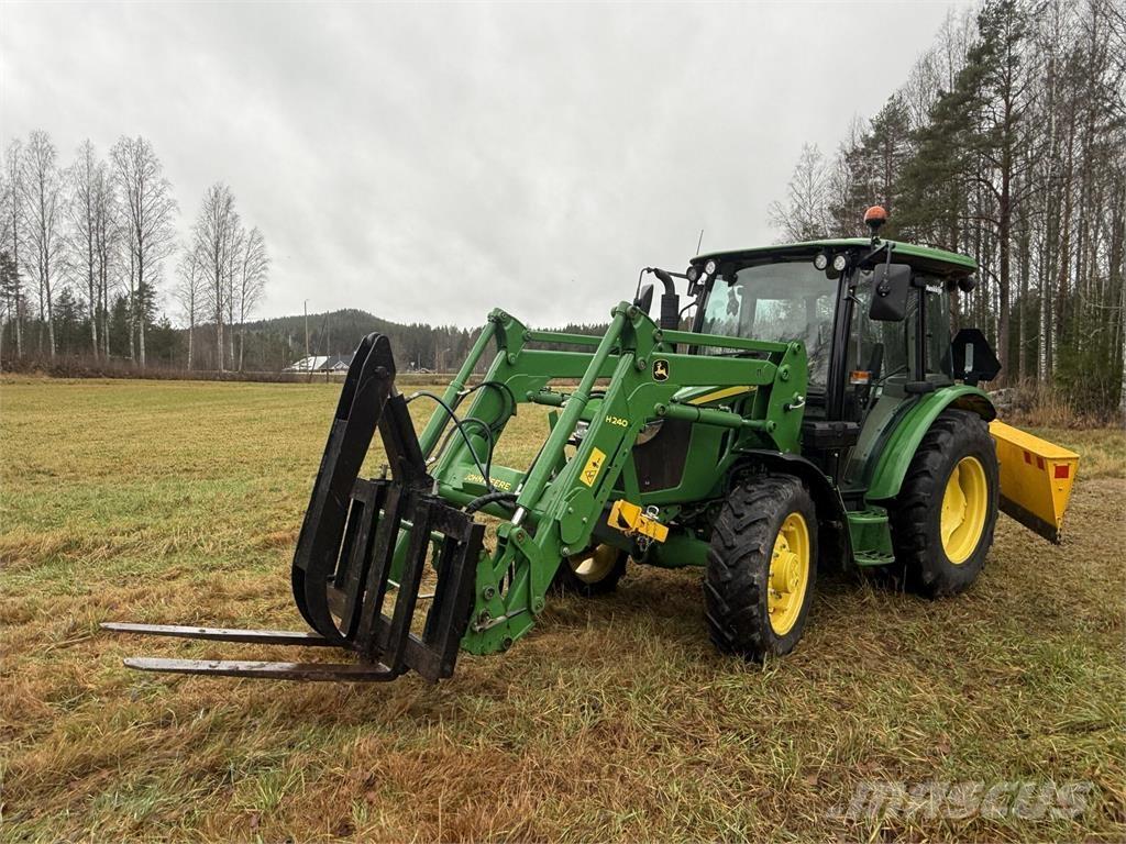 John Deere 5058E الجرارات