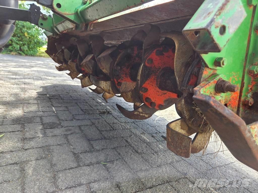 Sicma SPR 255 الكاسحات وقلابات التربة ذات المحركات