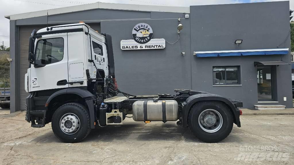 Mercedes-Benz 2045 وحدات الجر