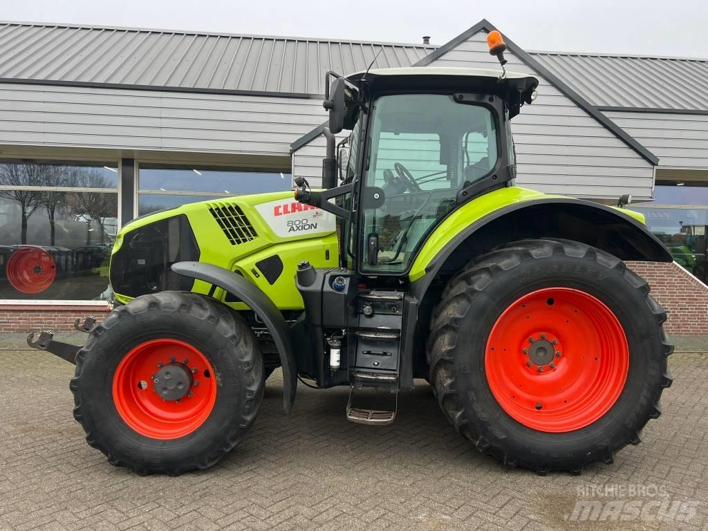 CLAAS Axion 800 Cis الجرارات
