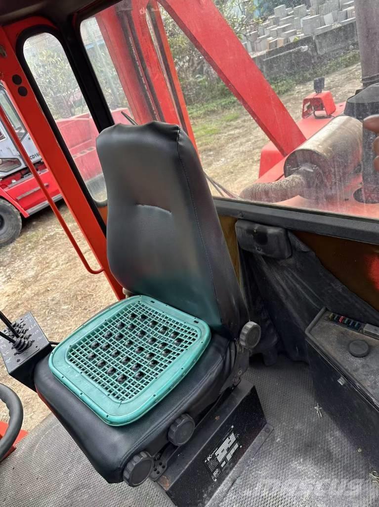 Kalmar DC30-1200 شاحنات الديزل