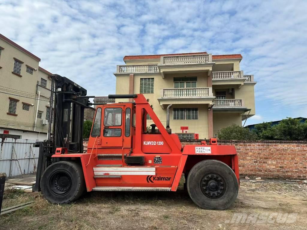 Kalmar DC30-1200 شاحنات الديزل