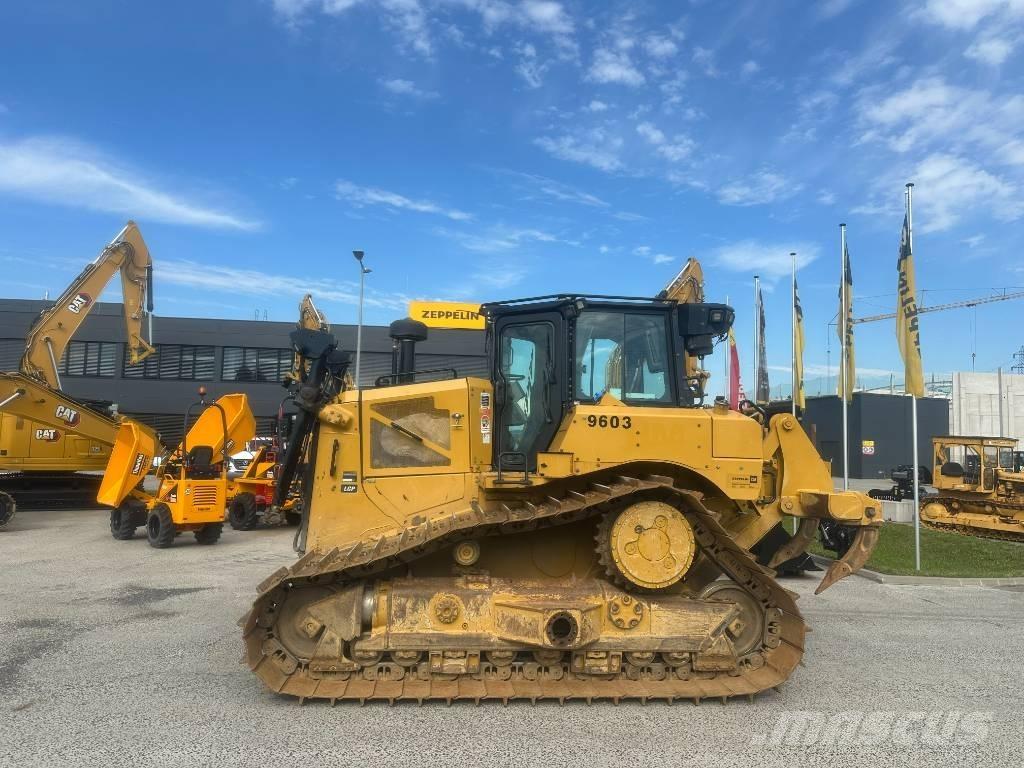 CAT D 6 XE بلدوزرات مجنزرة