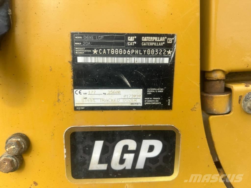 CAT D 6 XE بلدوزرات مجنزرة