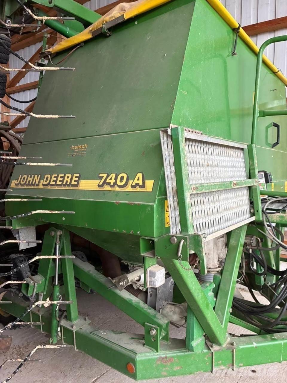 John Deere 740 A مثاقيب