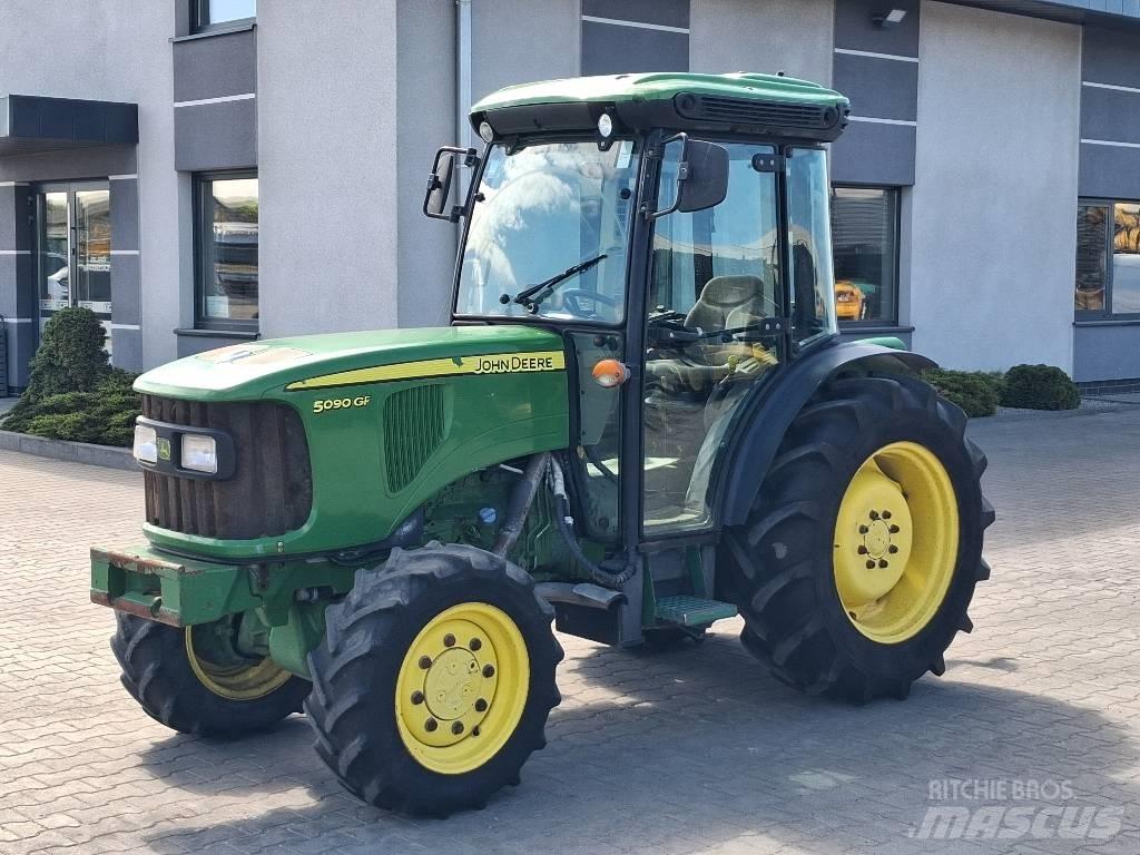John Deere 5090 GF الجرارات