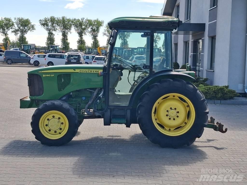 John Deere 5090 GF الجرارات