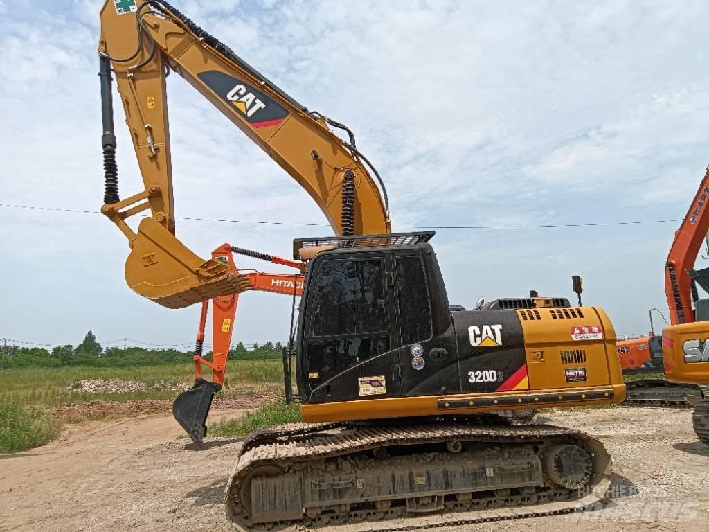 CAT 320D2 حفارات وسط 7 طن - 12 طن